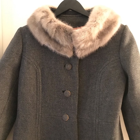 Vintage wool coat with fur collar - Picture 3 of 6